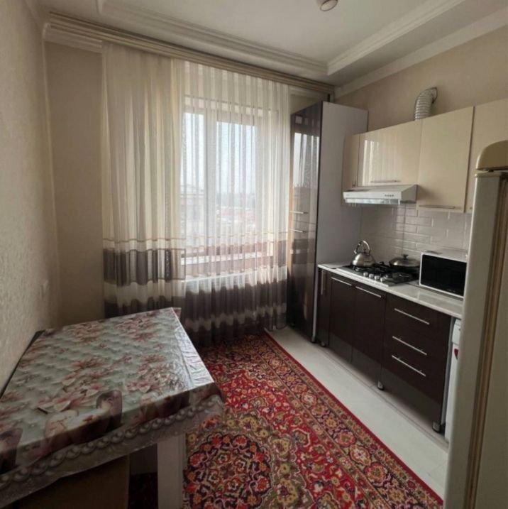 Срочно продаётся квартира возле метро Новза.