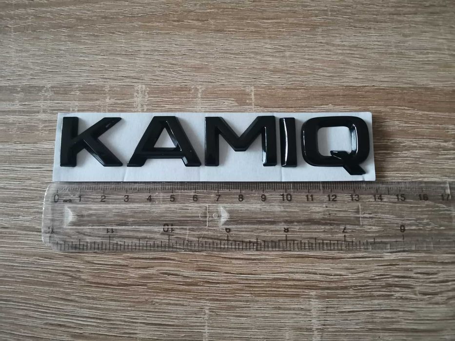 черен надпис Skoda Kamiq