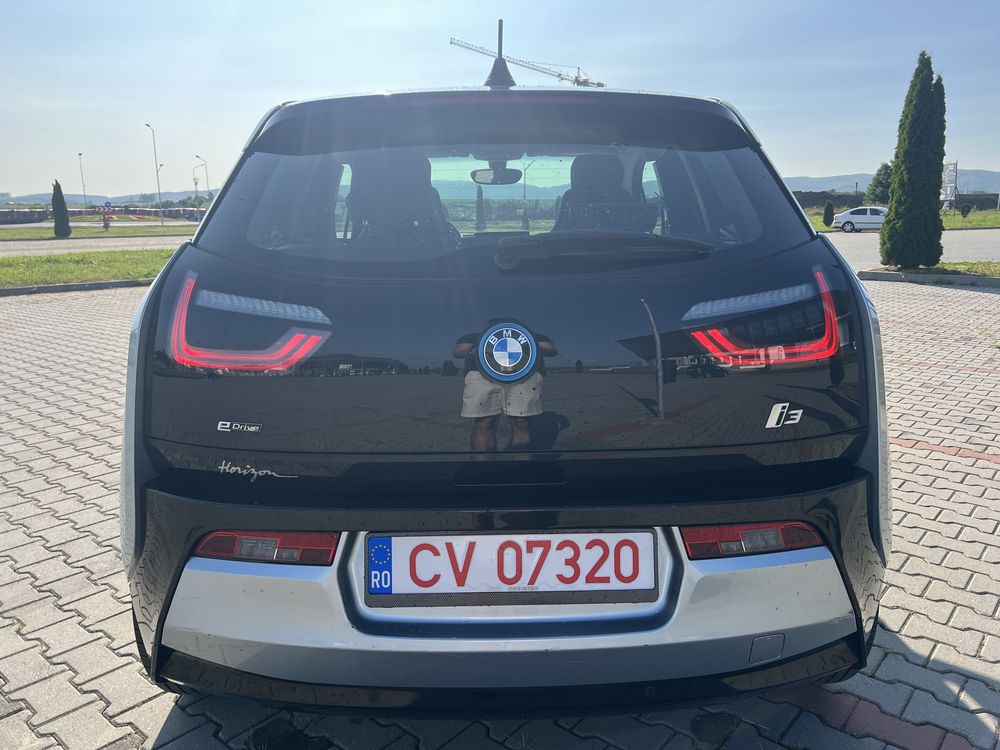 Vând sau schimb BMW I3