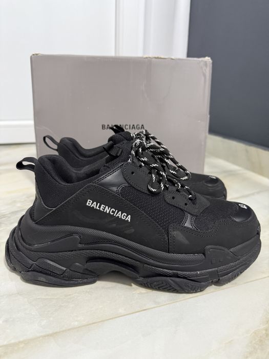 Balenciaga Triple s