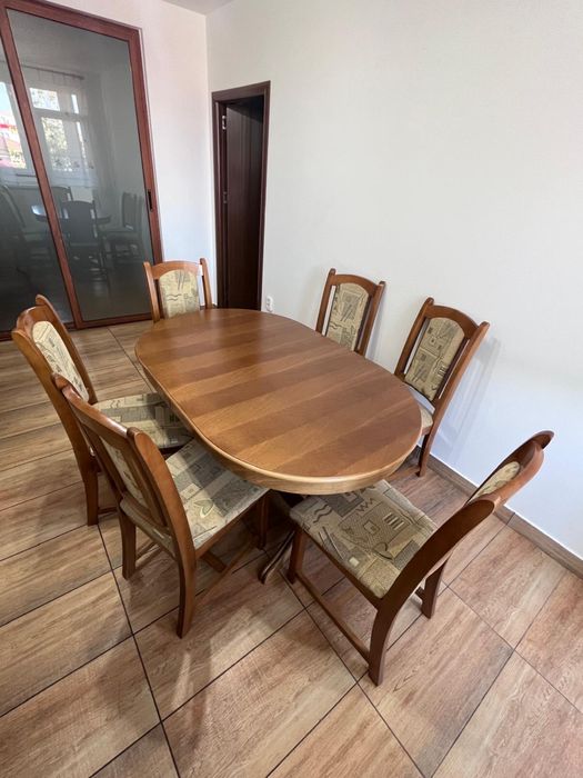 Masa lemn masiv extensibila cu 6 scaune