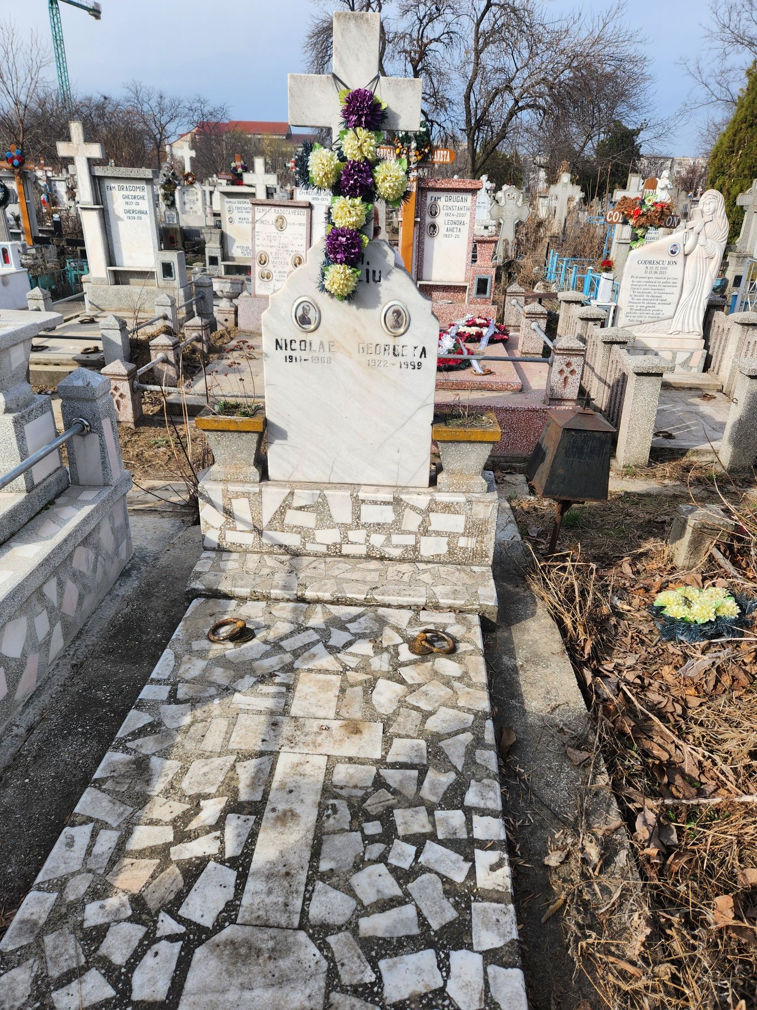 Cedez concesiune loc de veci in cimitir Eternitatea Galati