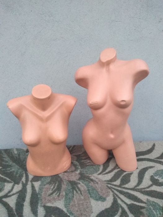 Женски манекени торове ,два броя .