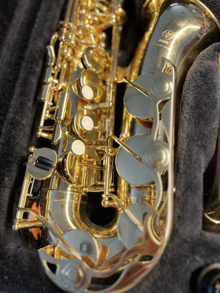 Saxofon alto Yamaha – stare perfectă + muștiuc Vandoren