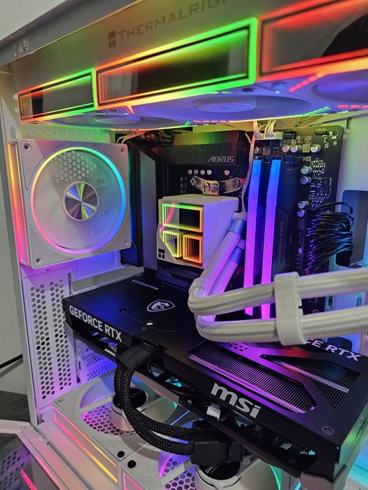 Calculator PC GAMING, RYZEN 9 7900X3D, 32GB DDR5, RTX 5070 12GB OC
