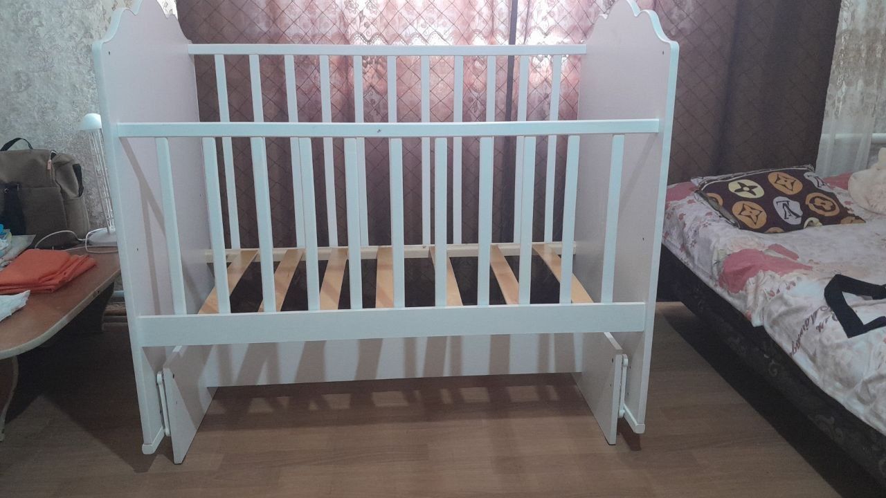 Продам детскую кроватку совершенно новую
