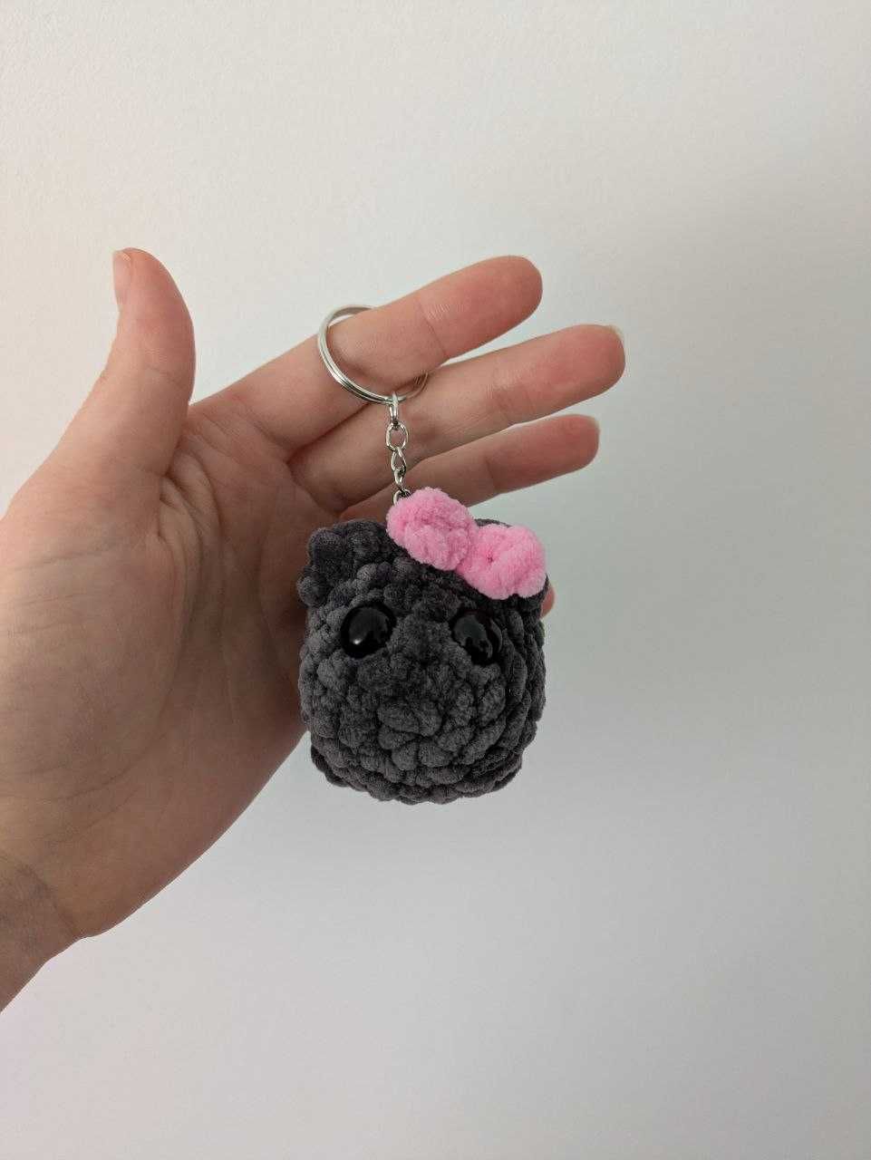 Breloc / Jucarie Hamster Crosetat Cu Ata De Plush - Crafts by Dede