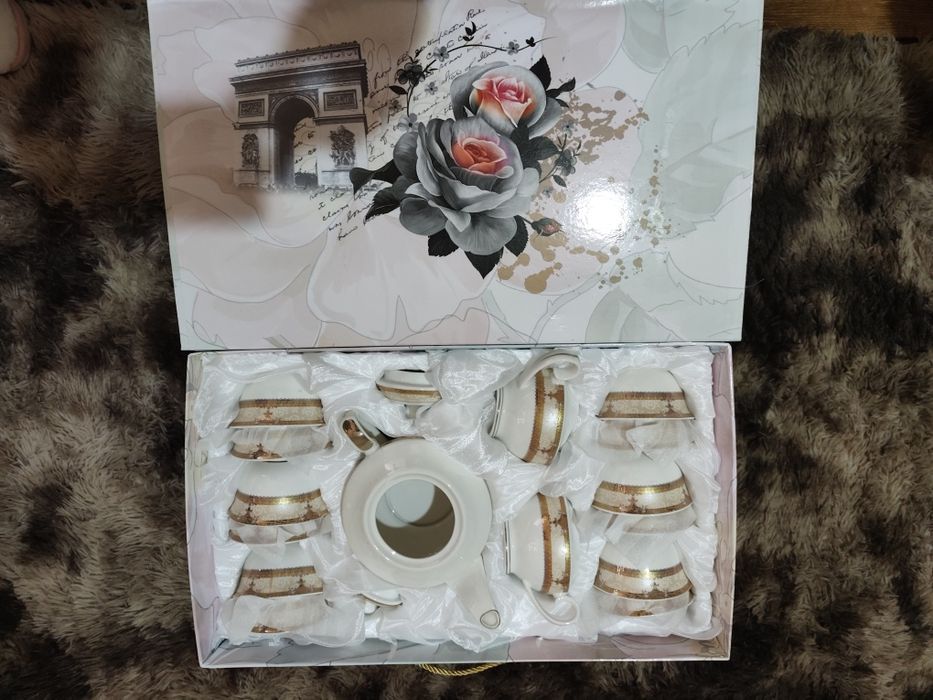 посуда чайник и пиола