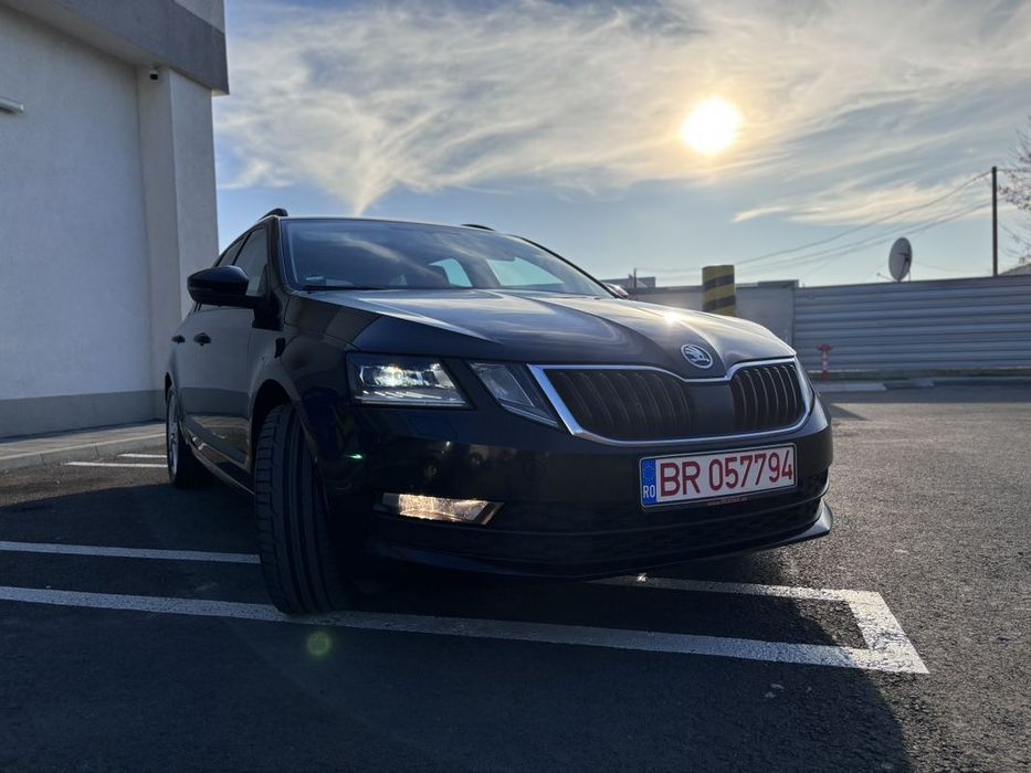 Skoda Octavia Skoda Octavia Ambition 2.0 TDI 150 cai Full Led