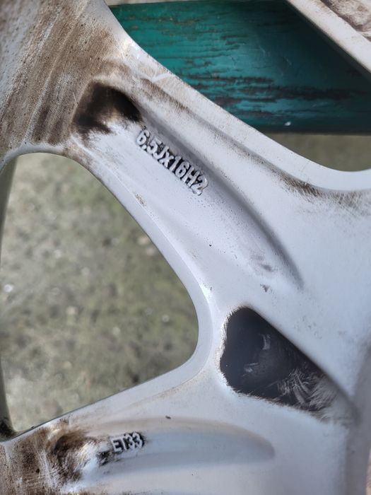 Vând 4 jenți de Wolswagen Tiguan cu cauciucuri,în stare foarte bună