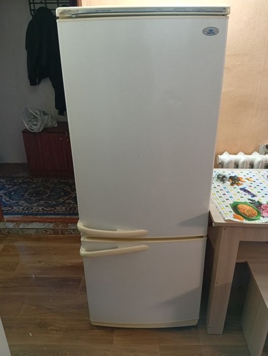 Продам холодильник Атлант