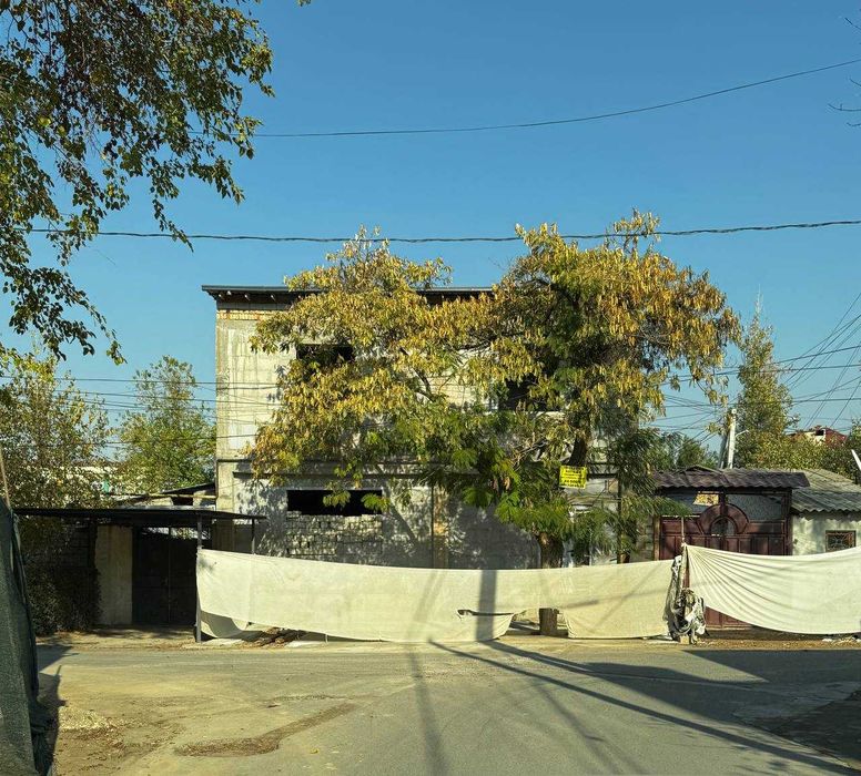 Новый 2х этажный коттедж. Коробка. 1.7 соток 4 комнаты. Узбум. Ул. Ош