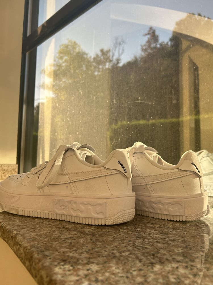 Nike обувки чисто нови!