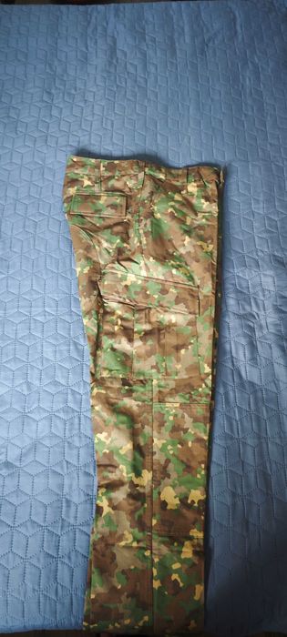 2 perechi pantaloni combat, armata română 42/0