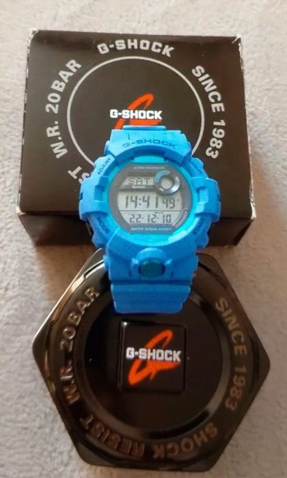 Продам часы g-shock gbd-800