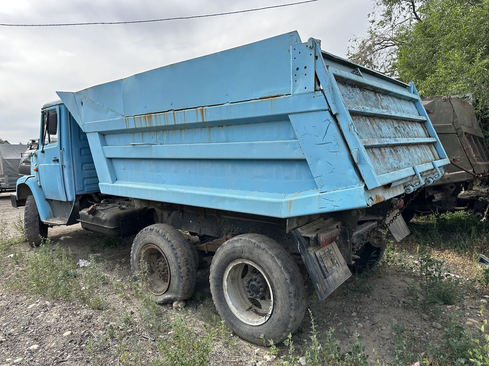 Продается Зил можно по запчастям