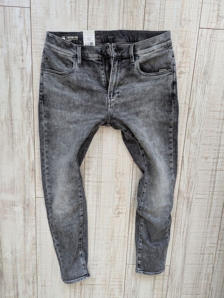 G-Star Revend Skinny
W 33 L30,w33L32
Цена: 138 лв/70,56€
Състав: Памук