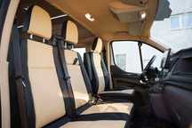 Ford Transit Custom 8 persoane - Confort premium pe roti