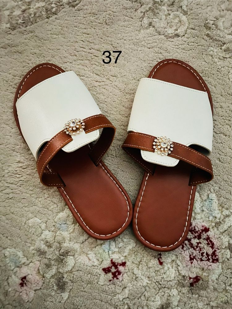Papuci dama comozi si eleganti!