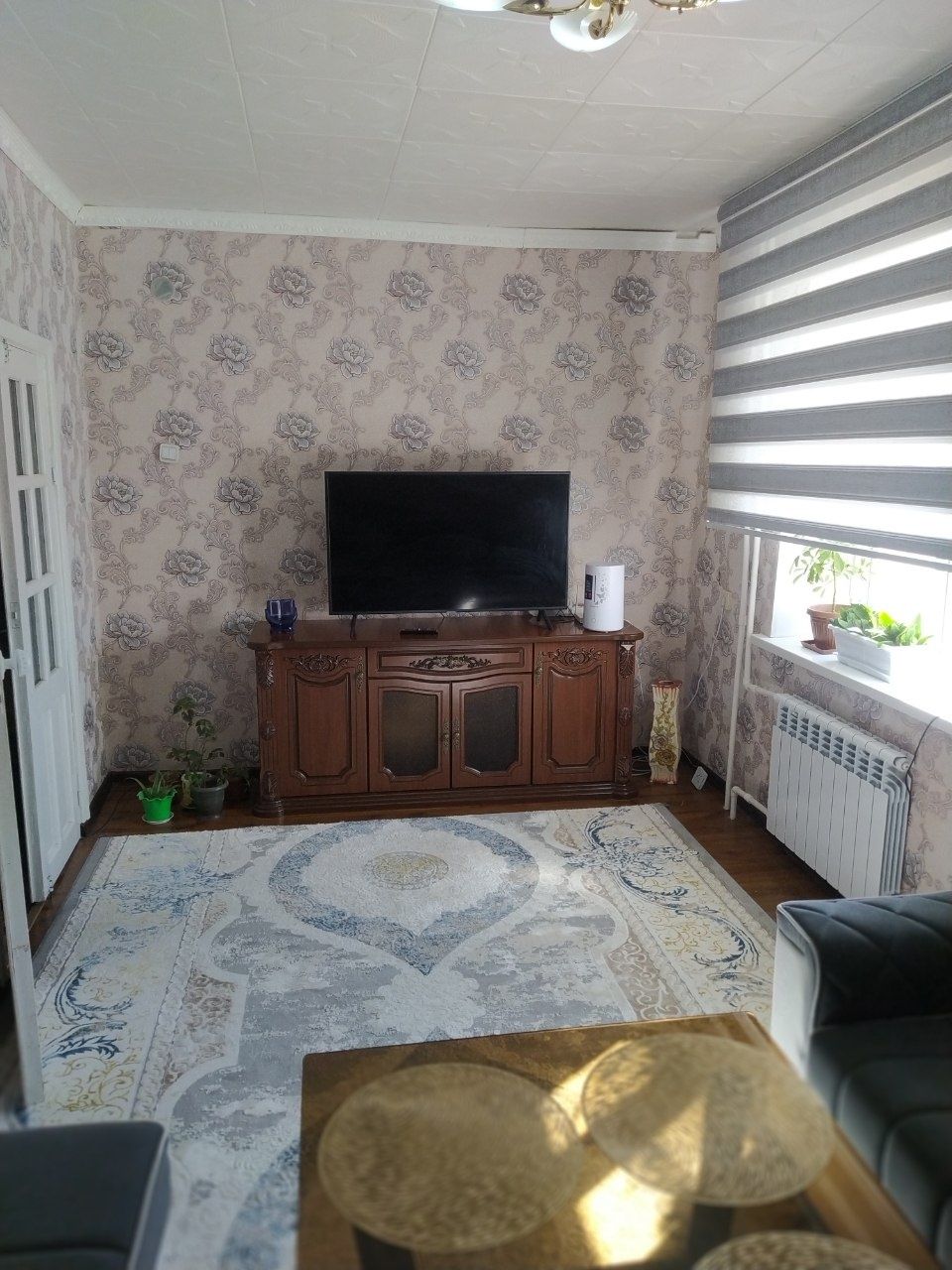 Срочно продаётся 2х комнатная квартира в 12 мкр ,39 дом  3 этаж
