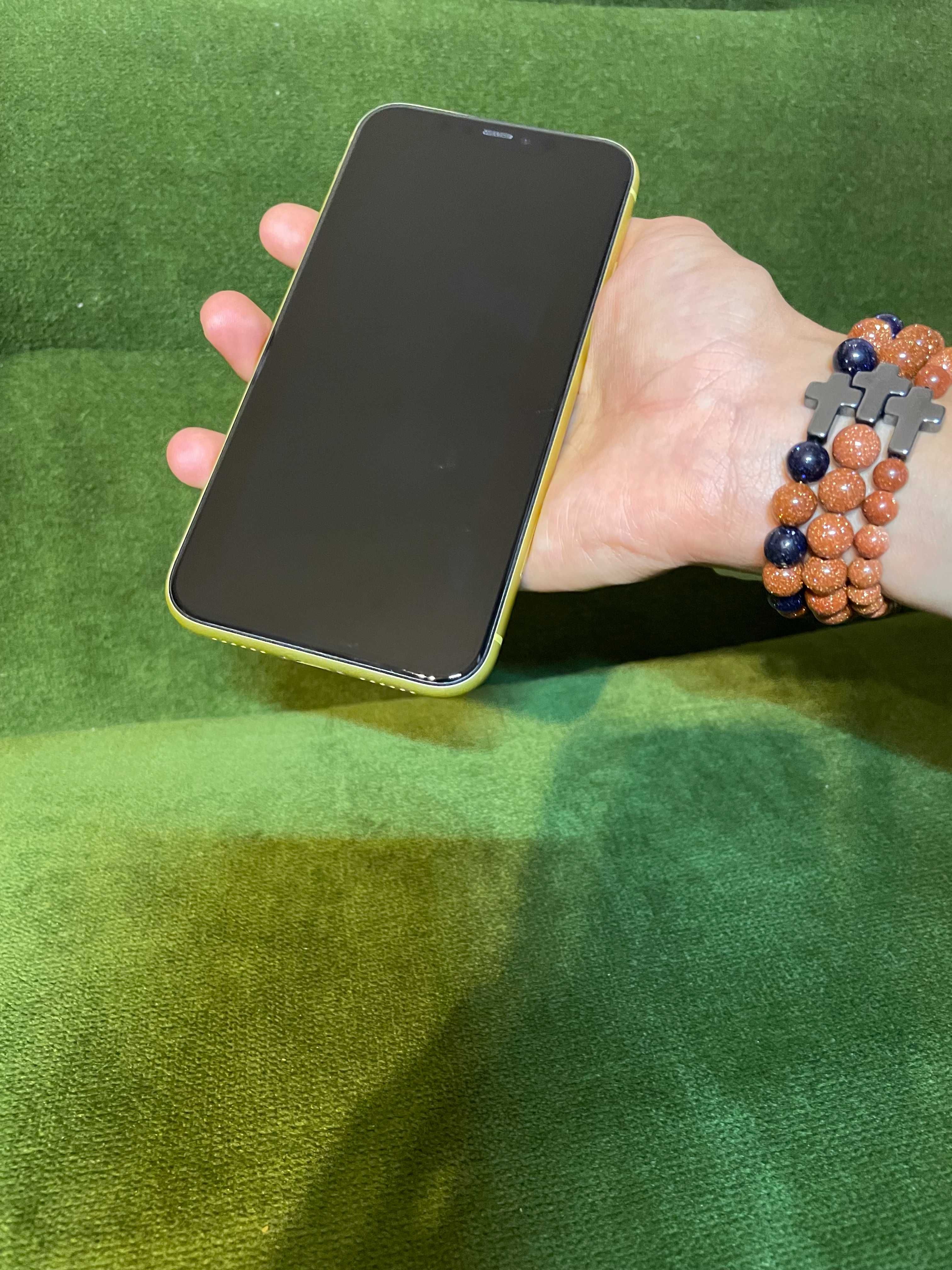 Iphone 11 64gb gold yellow жълт перфектен