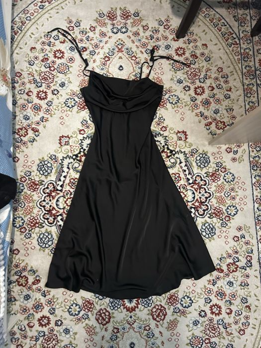 ПРОДАЮ ПЛАТЬЕ! Приятное вечернее платье