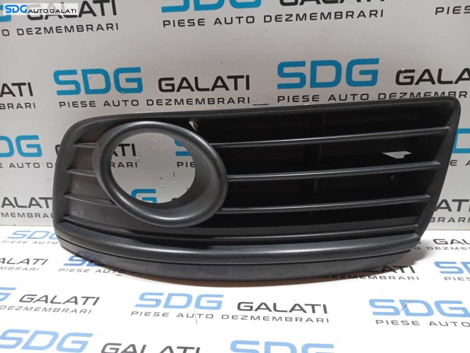 Grila Stanga de la Proiector Ceata din Bara Spoiler Fata Volkswagen Golf 5 cu 2 prinderi rupte 2004 - 2008 Cod 1K0853665AD [M3973]