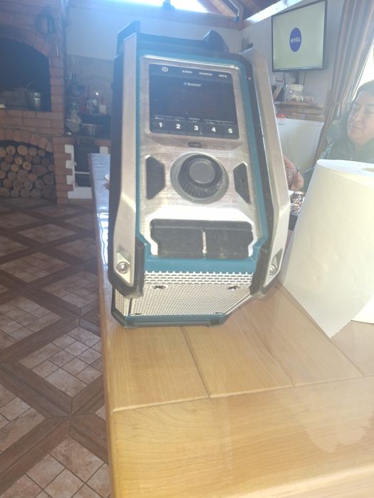 Vand Makita DMR 115