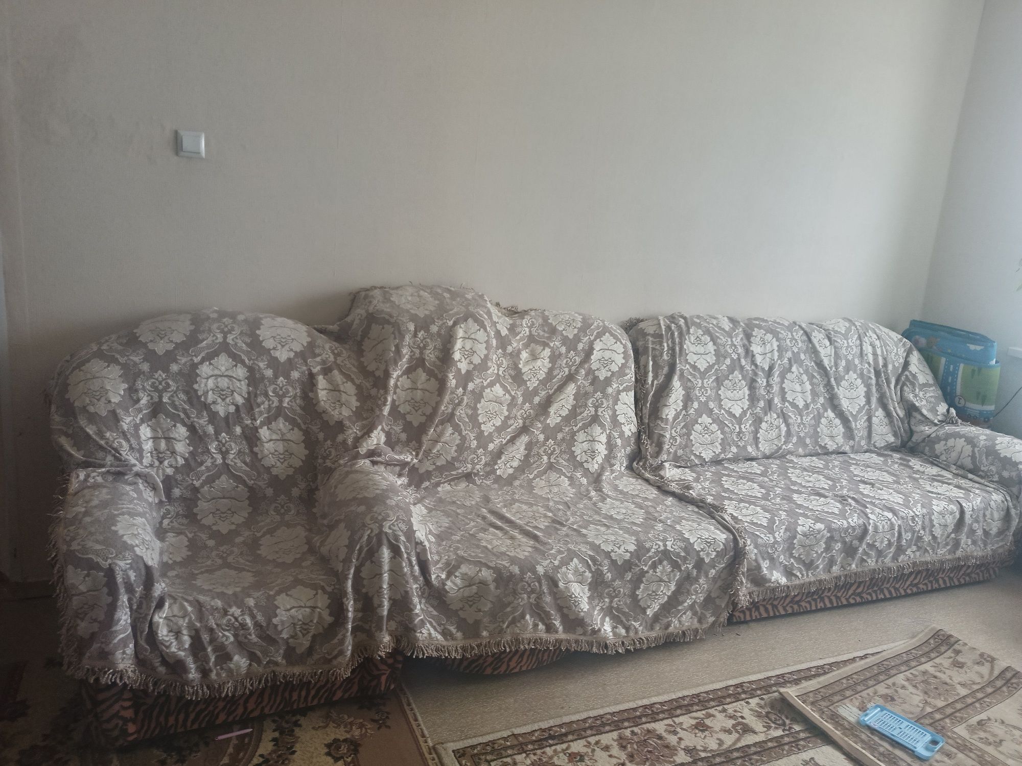 Продам диван в хорошем состоянии