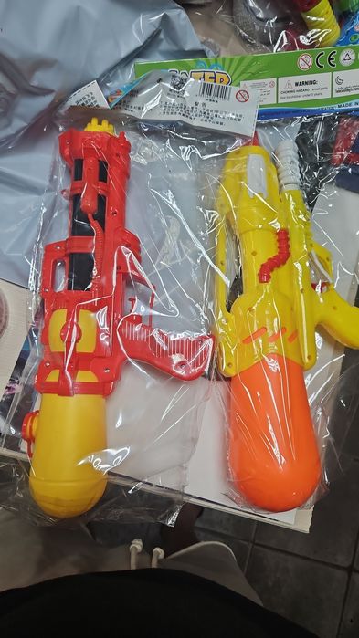 Водные пистолеты