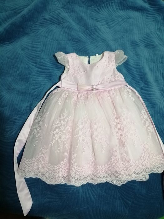 Продам платье 3-4 годика