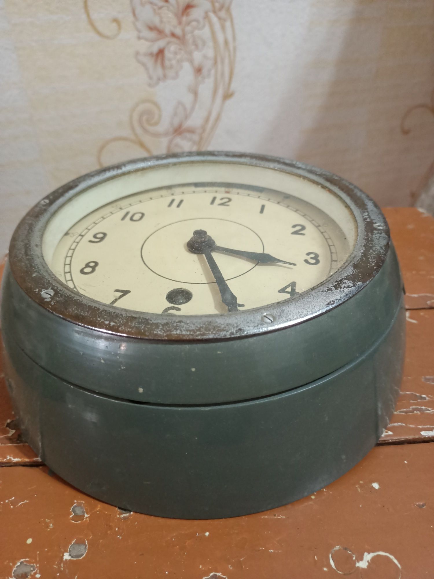 Продам часы корабельные