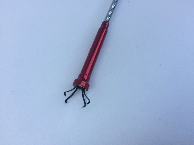 Recuperator cu gheare / magnet / lanterna telescopic flexibil