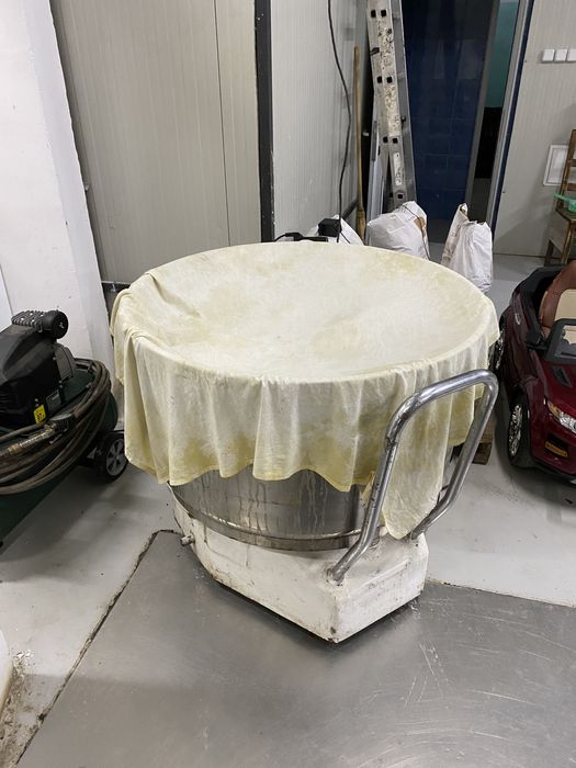 Тестомесачка и повдигач перт роберт