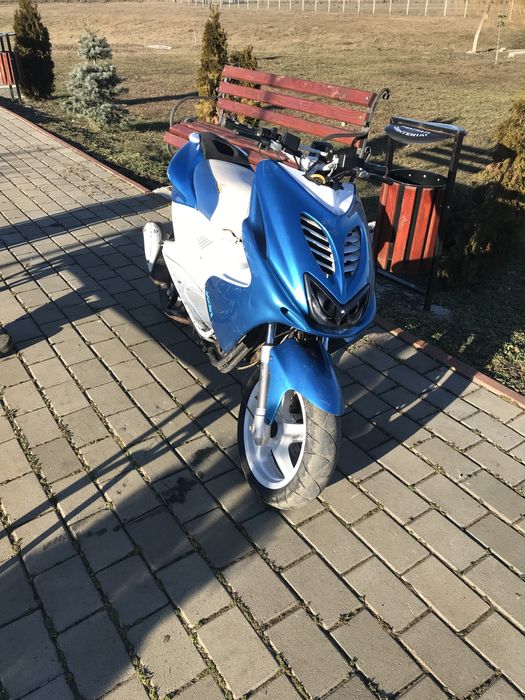 Vand yamaha aerox de 80cc functional