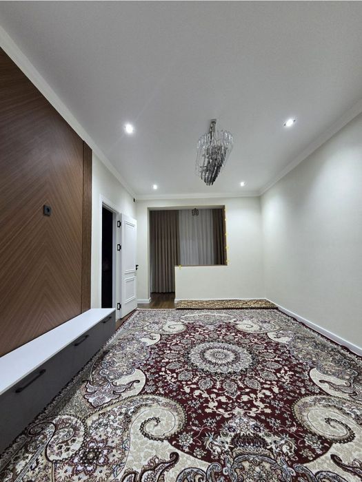 Квартира продаётся Чиланзар 9 квартал 3/1/4 евро можно под офис РУВД