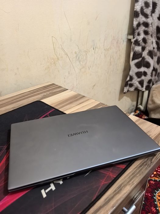 Ультрабук Huawei Core i3-10110