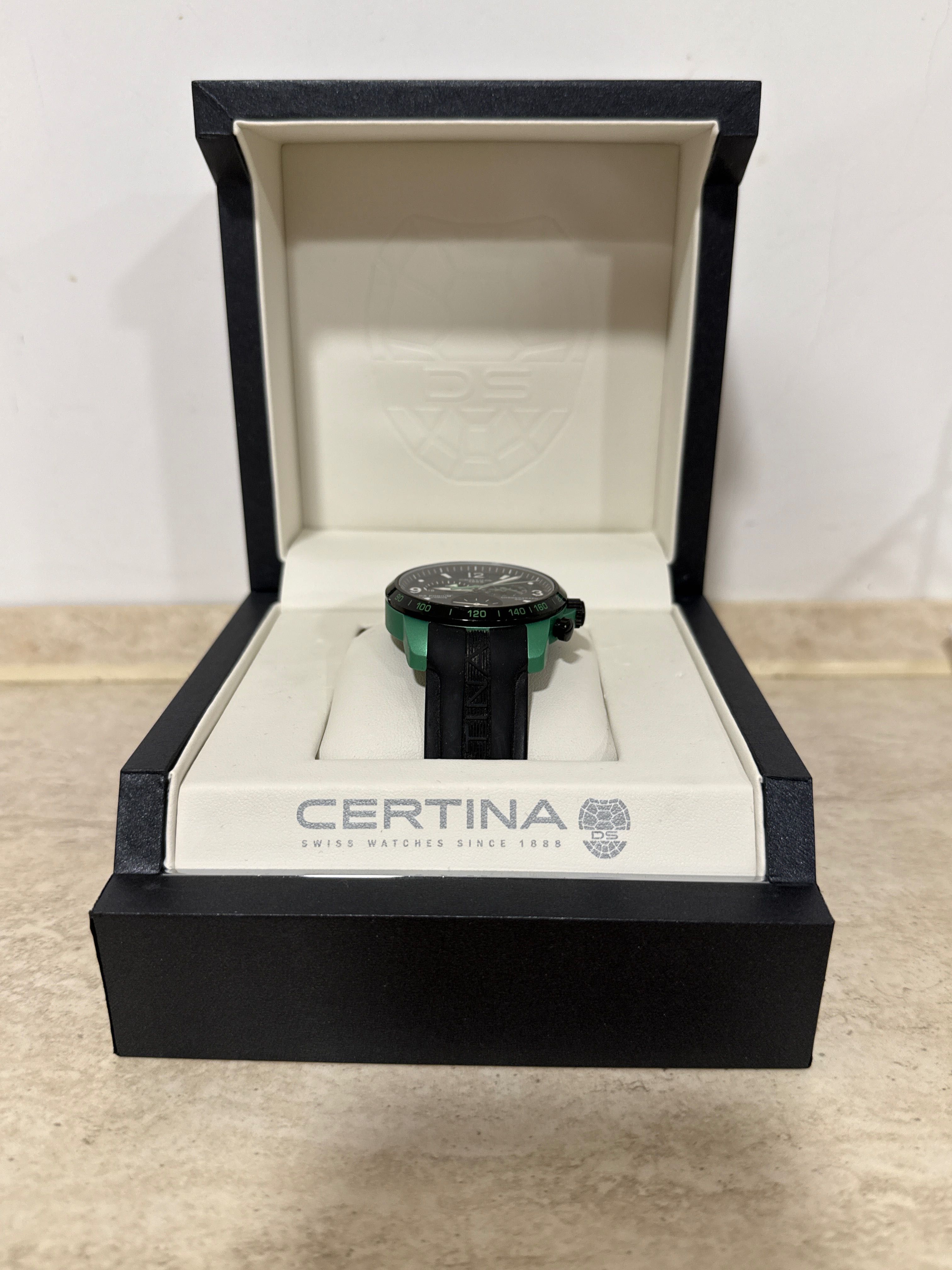 Продавам часовник оригинален на сертина