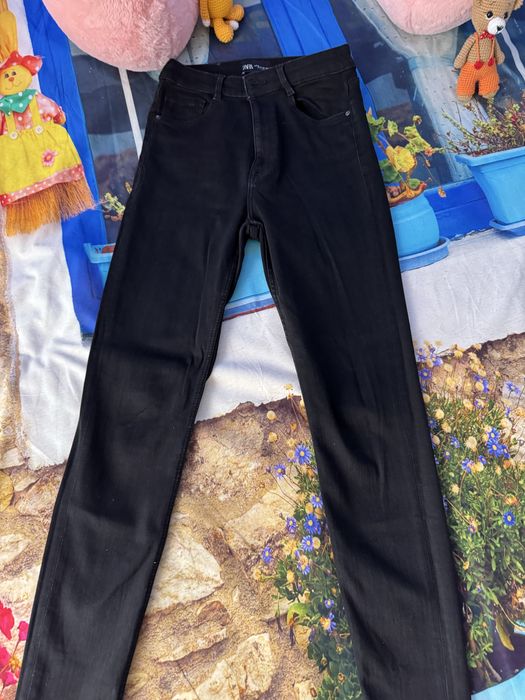 Pantaloni piele jeansi firma bershka zara impecabili
