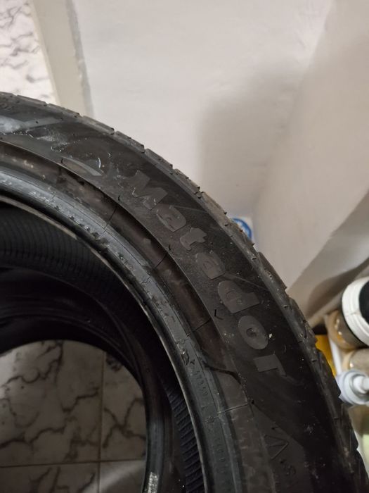 Anvelope vară 215/45/R17.