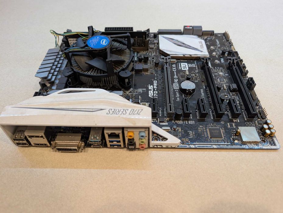Asus Z170-Pro Series / Intel Core i3 3.7 GHz / RAM 8GB DDR4