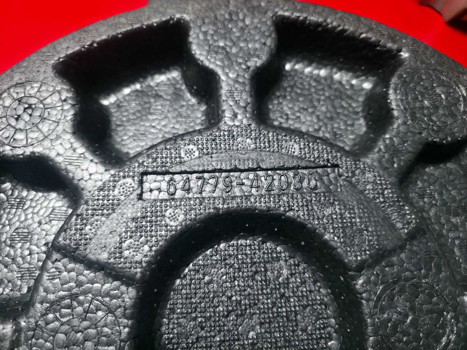 KIT CRIC AUTO OEM Toyota RAV 4 Hybrid - NOU - COD 64779-42030