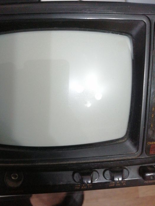 Телевизор   модель LEE-388R220V/500Hz,DC12v ,Kитай.