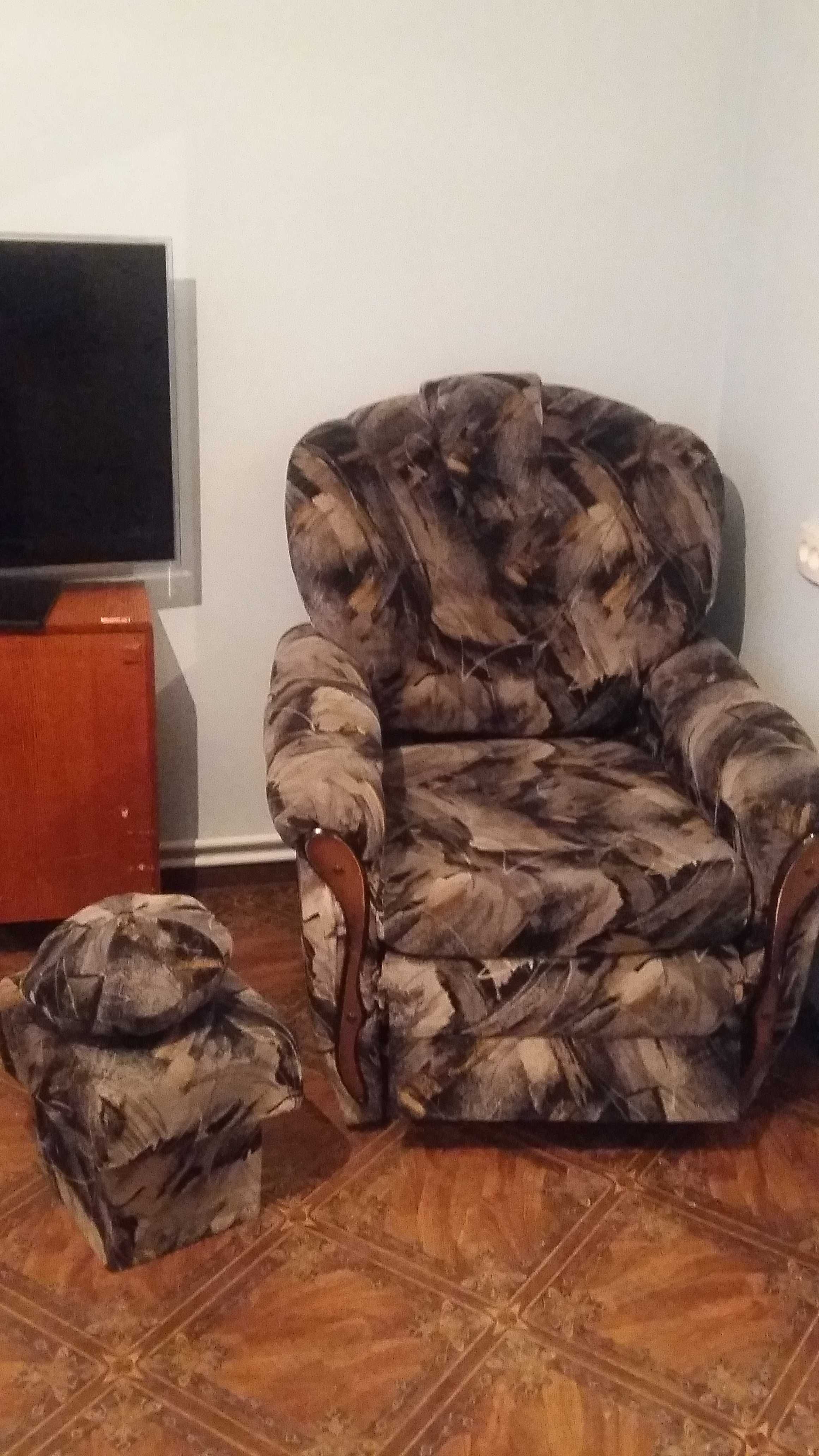 Мягкий уголок диван с креслами