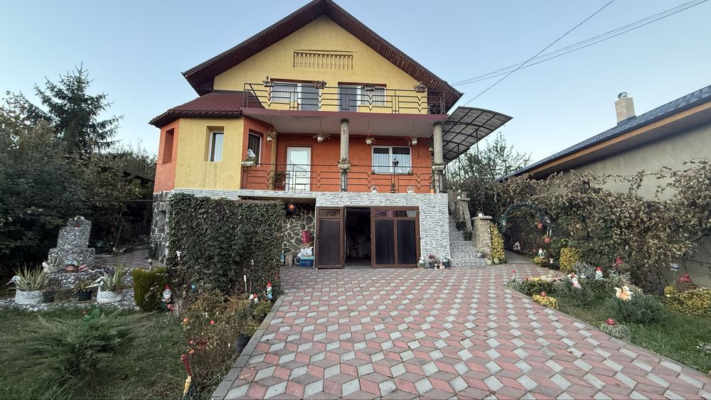 Vand casa pe strada Valea Codorului nr.30