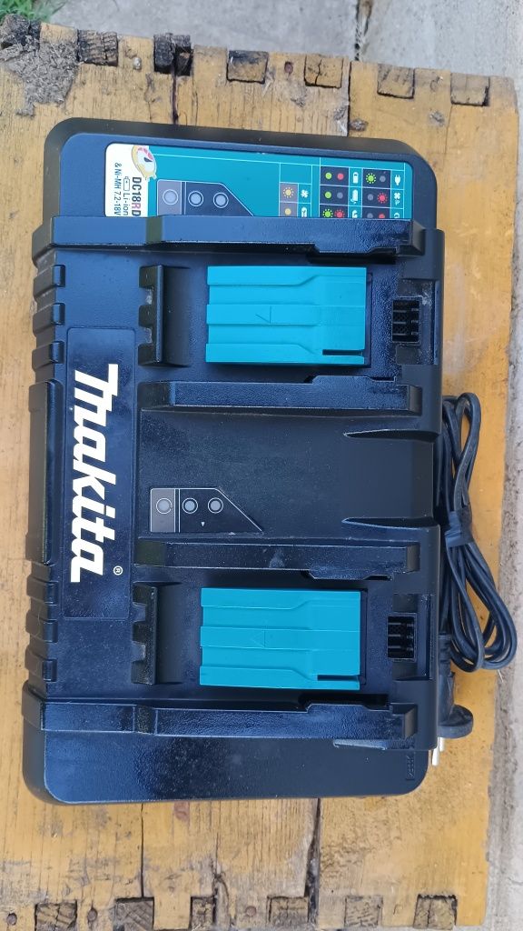 Încărcător rapid dual Makita dc18rd