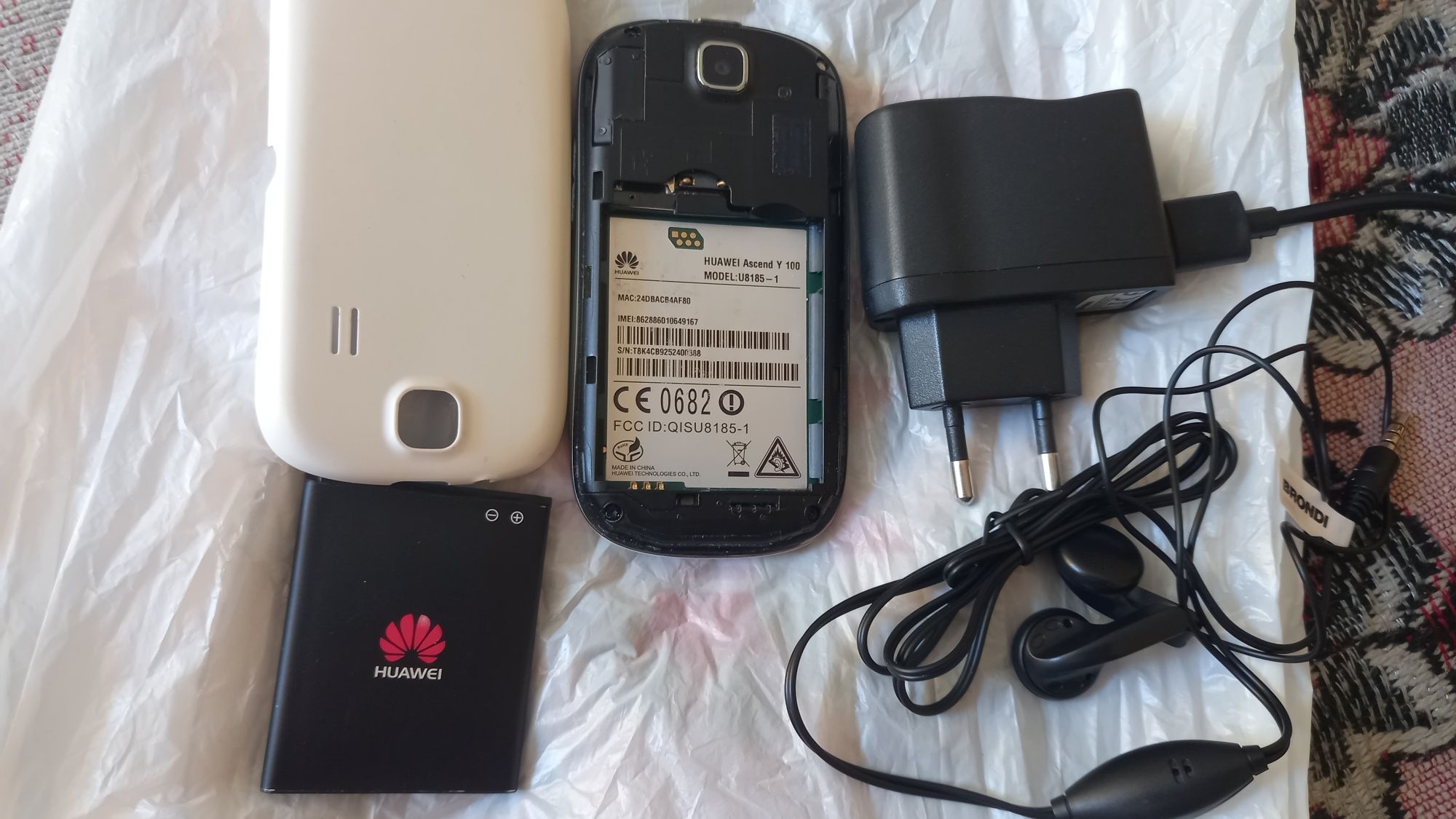 Vand mobil Huawei Ascend y100, alb, mic si usor,baterie originala
