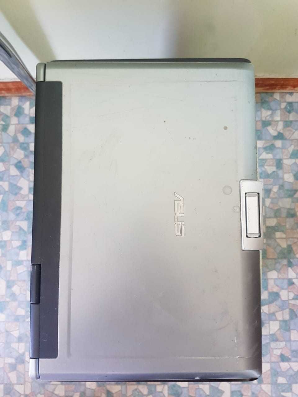 Продам нерабочий ноутбук Asus