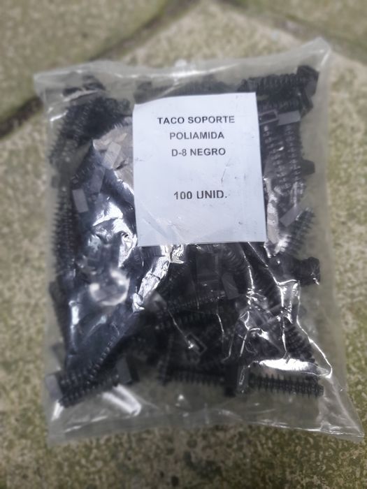 Дюбели за укрепване на кабели 8мм