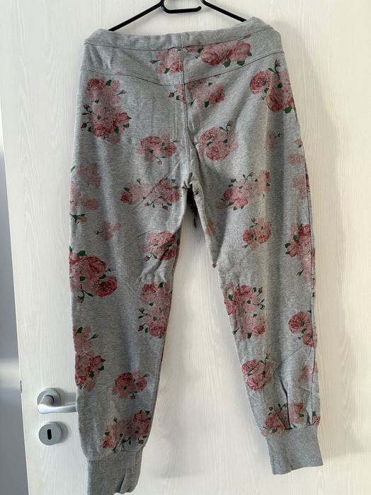 Pantaloni de trening cu buzunare, cu siret in talie, gri cu transafiri